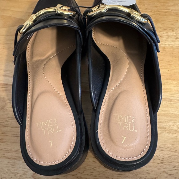 Time and Tru Loafer Mule with Gold Hardware Memory Foam Black Size 7 - Picture 5 of 8